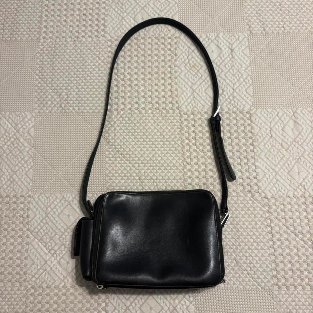 Black Leather Crossbody Multi-Compartment Purse
